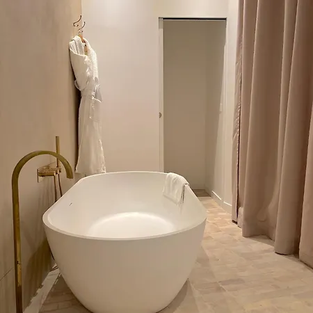Arte Povera Aparthotel Paris